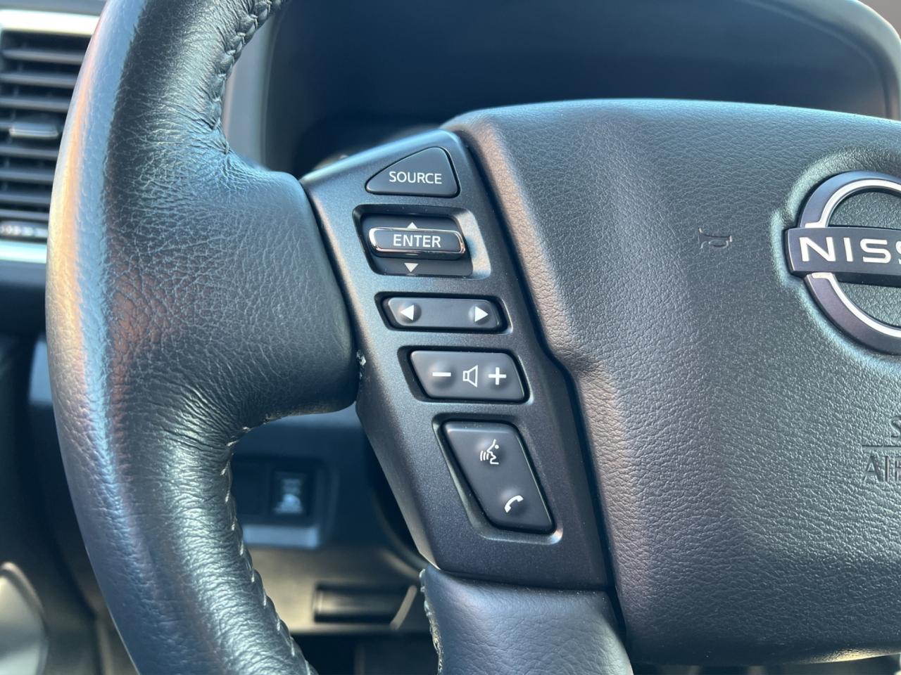 2022 Nissan Frontier SV PKG - CREW CAB STD BED - Blind Spot Monitor !! Photo