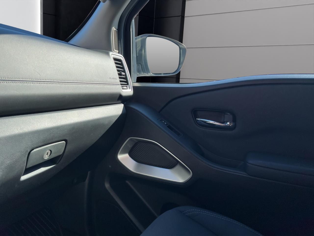 2022 Nissan Frontier SV PKG - CREW CAB STD BED - Blind Spot Monitor !! Photo