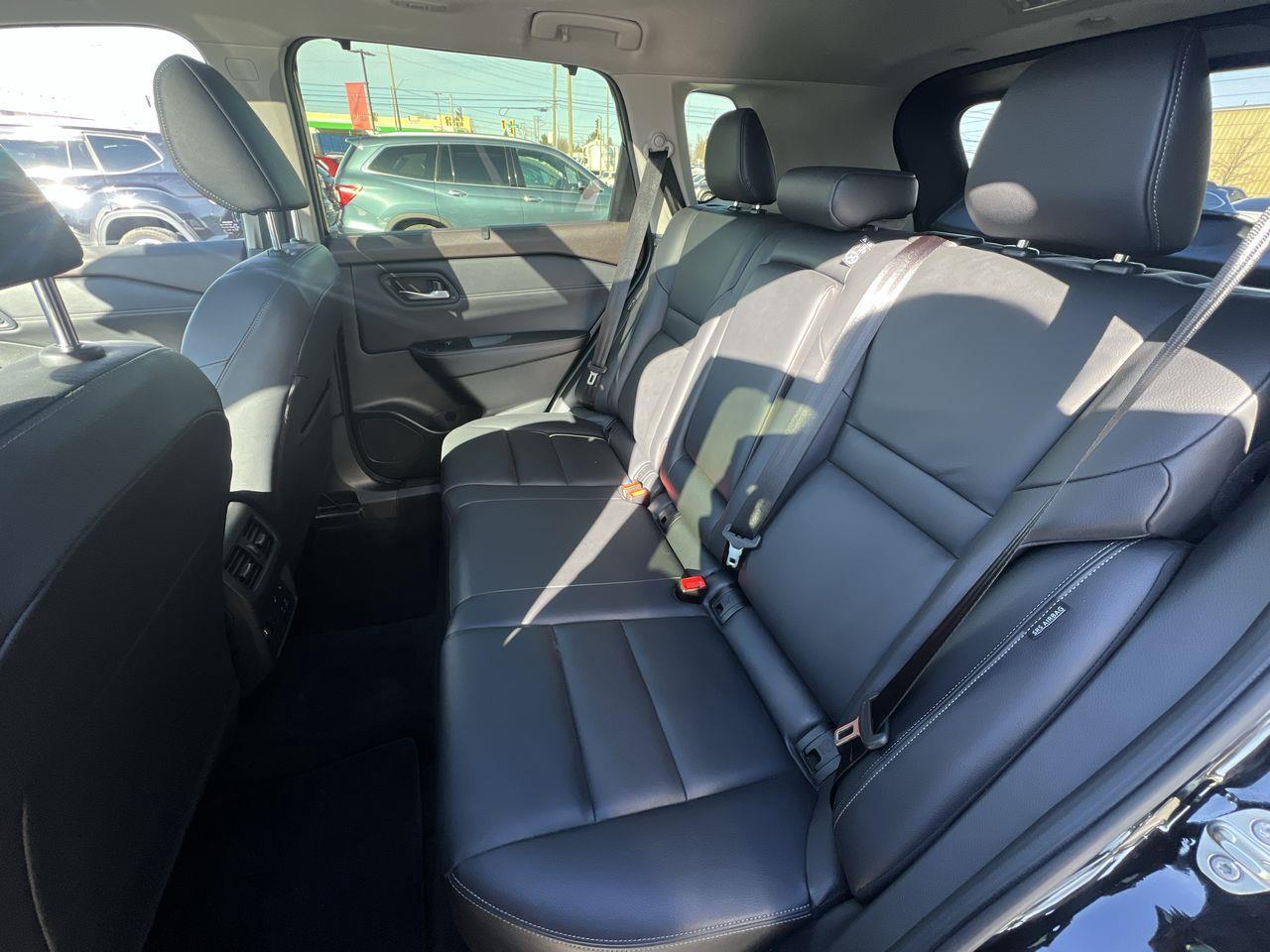 2023 Nissan Rogue SL AWD, HEATED SEATS, MOONROOF, NAV, SIRIUS XM, CRUISE CONTROL, BACK UP CAM!! Photo