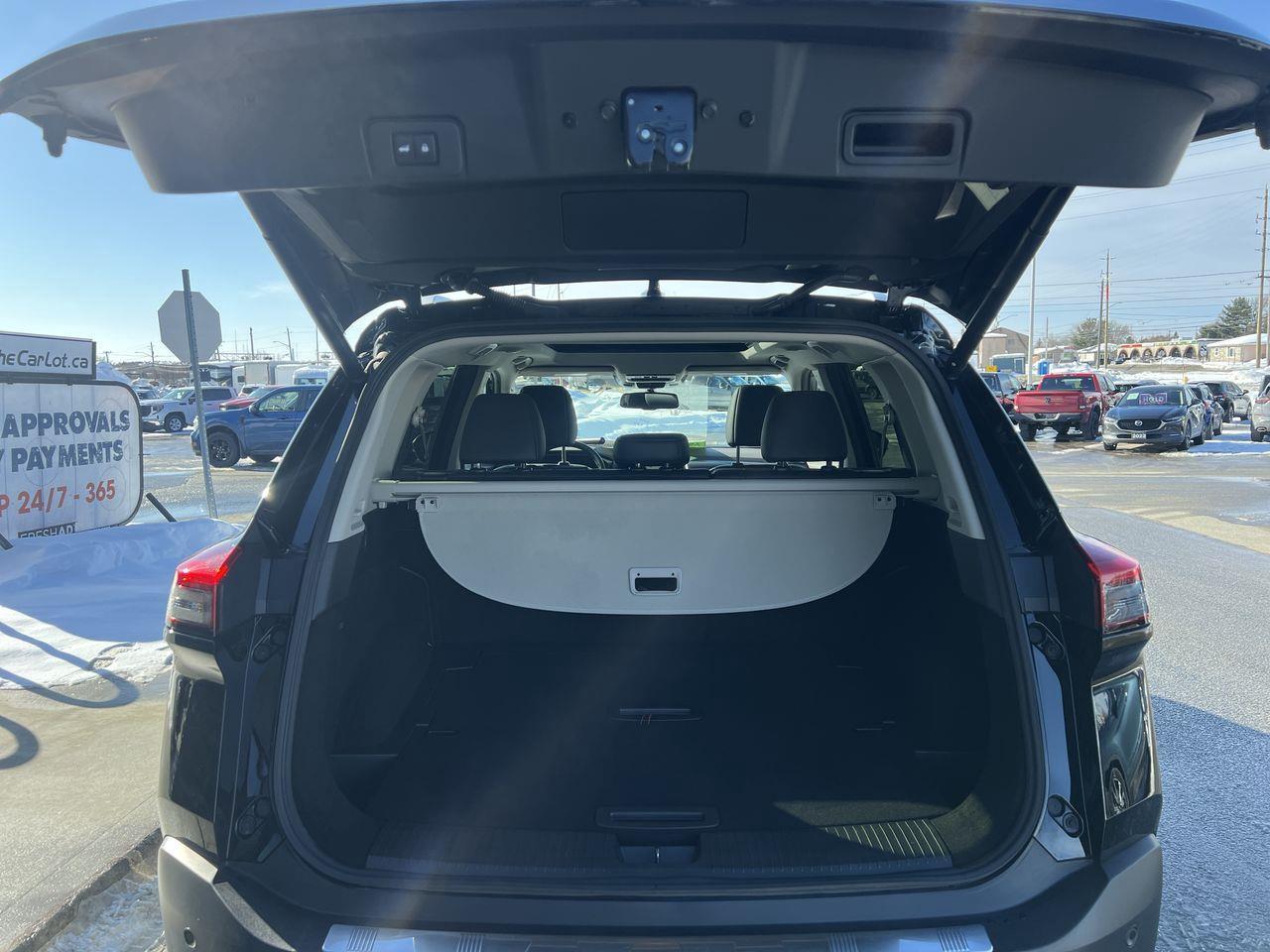 2023 Nissan Rogue SL AWD, HEATED SEATS, MOONROOF, NAV, SIRIUS XM, CRUISE CONTROL, BACK UP CAM!! Photo