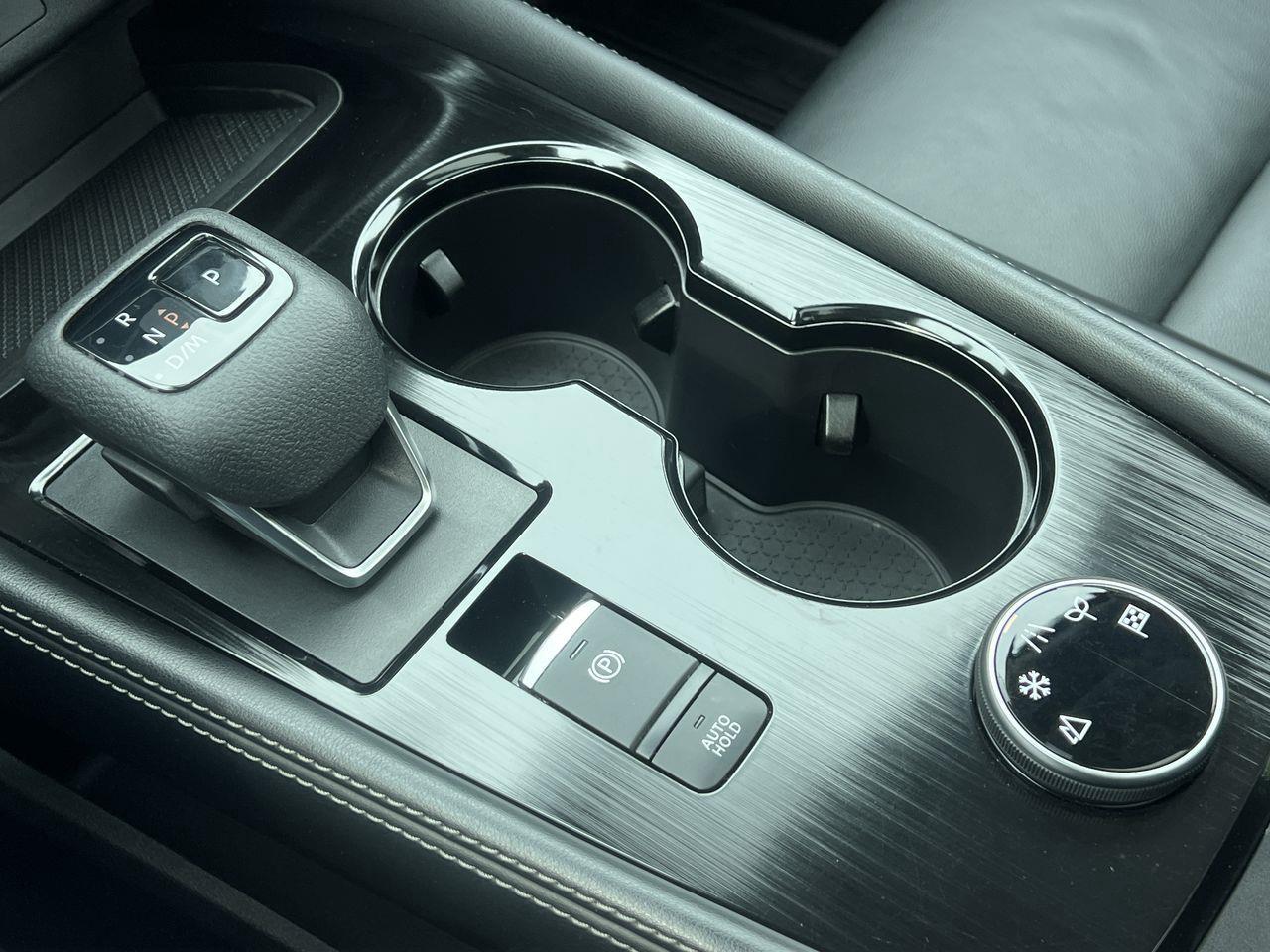 2023 Nissan Rogue SL AWD, HEATED LEATHER SEATS, MOONROOF, NAV, SIRIUS XM, CRUISE CONTROL, POWER LIFTGATE!! Photo