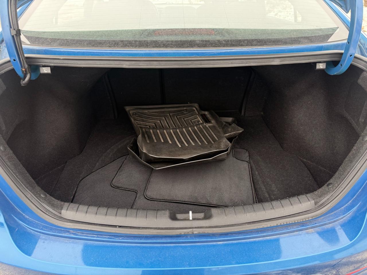 2018 Hyundai Elantra GLS Apple CarPlay/Android Auto Photo