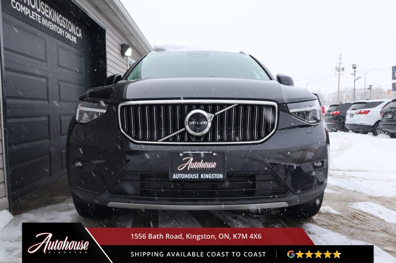 2024 Volvo XC40 B5 Plus Bright Theme MILD HYBRID TECH - PANORAMIC MOON ROOF Photo