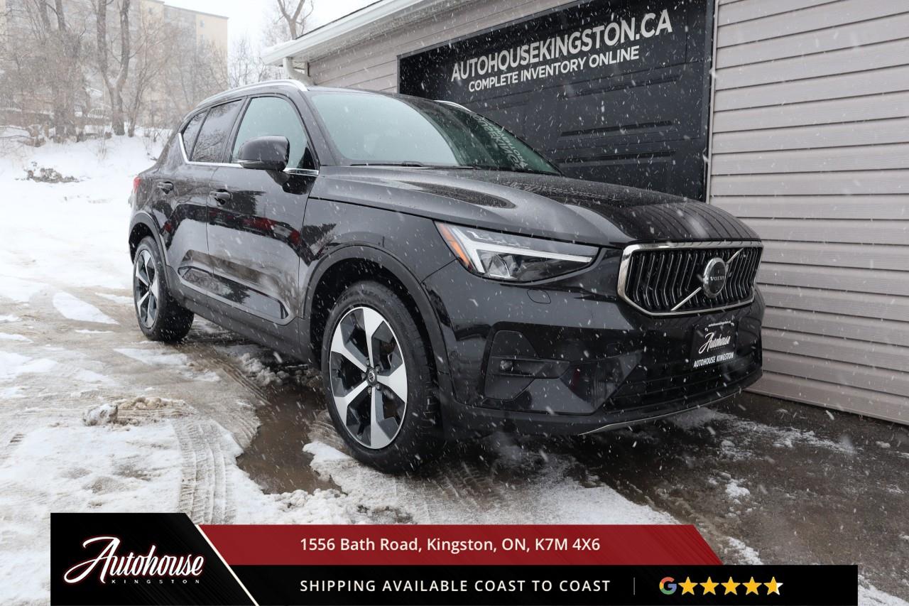 2024 Volvo XC40 B5 Plus Bright Theme MILD HYBRID TECH - PANORAMIC MOON ROOF Photo