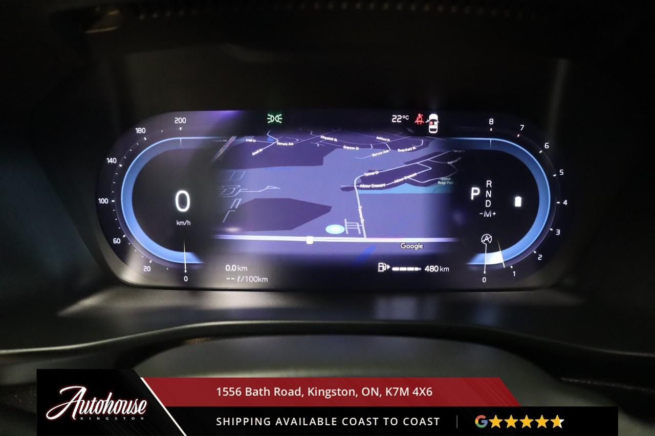 2024 Volvo XC40 B5 Plus Bright Theme MILD HYBRID TECH - PANORAMIC MOON ROOF Photo