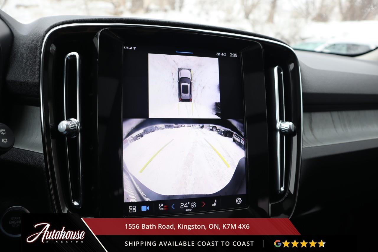 2024 Volvo XC40 B5 Plus Bright Theme MILD HYBRID TECH - PANORAMIC MOON ROOF Photo
