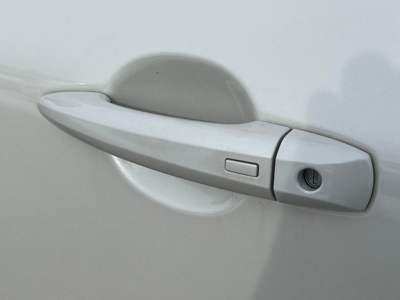 2021 Nissan Rogue AWD Platinum Photo3