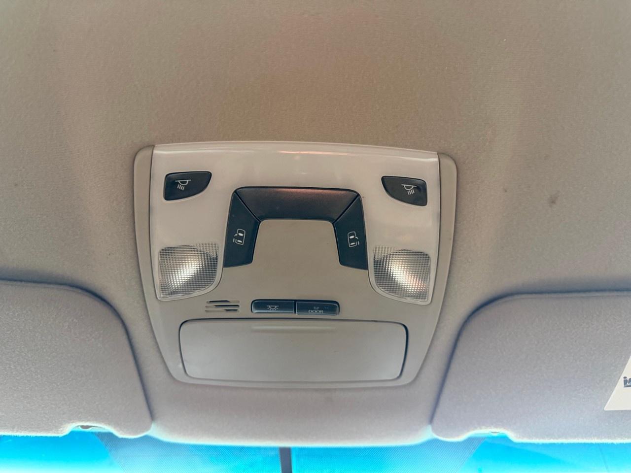 2012 Toyota Sienna LE Photo