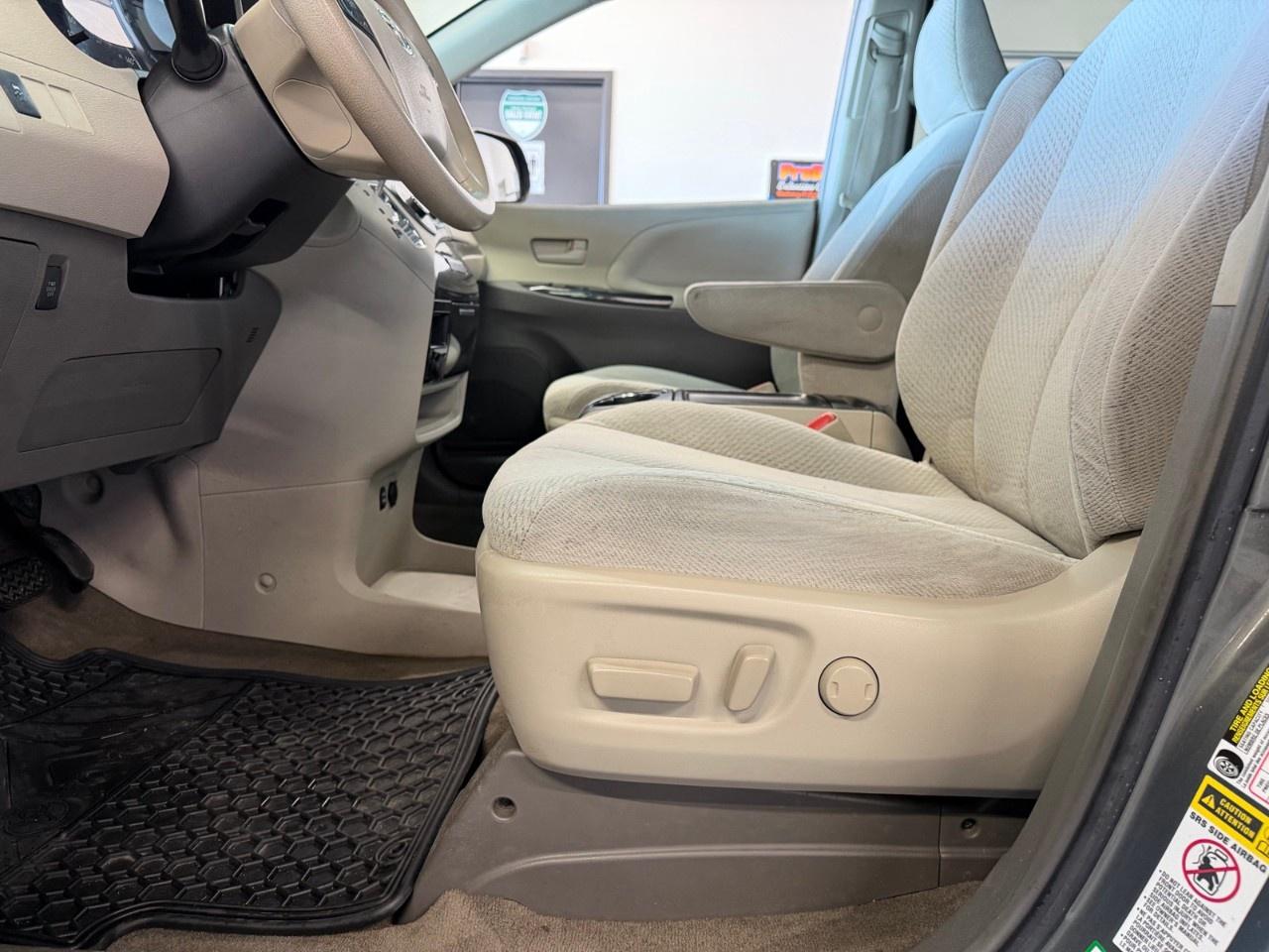 2012 Toyota Sienna LE Photo