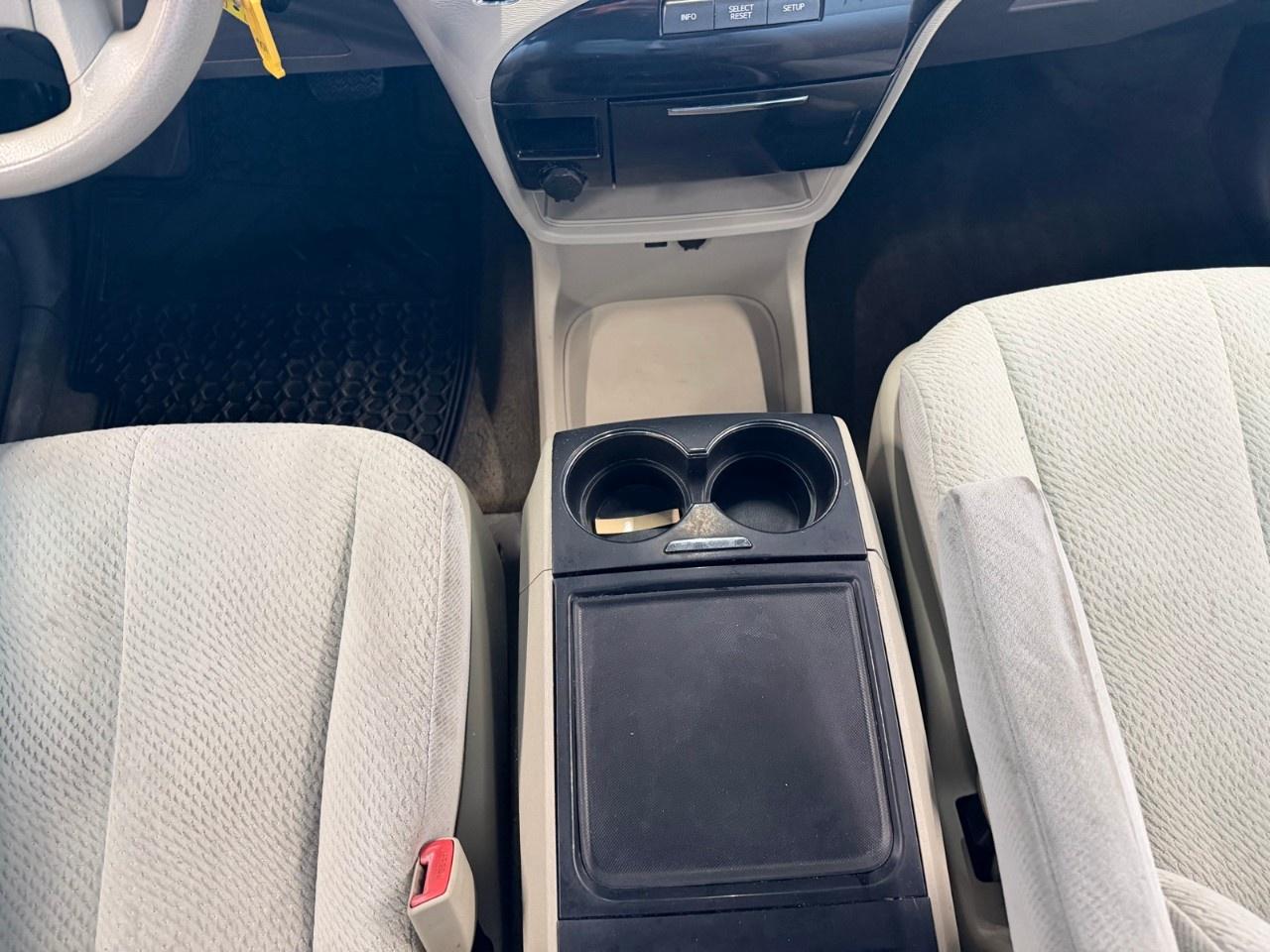 2012 Toyota Sienna LE Photo