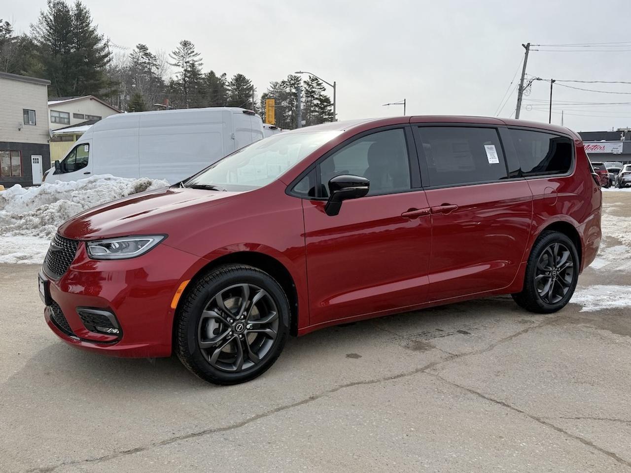 2026 Chrysler Pacifica Select AWD Photo