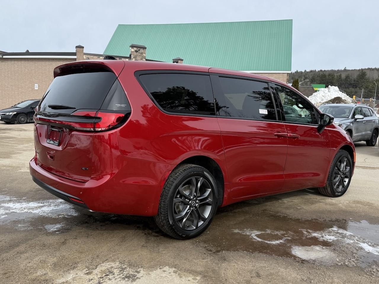 2026 Chrysler Pacifica Select AWD Photo