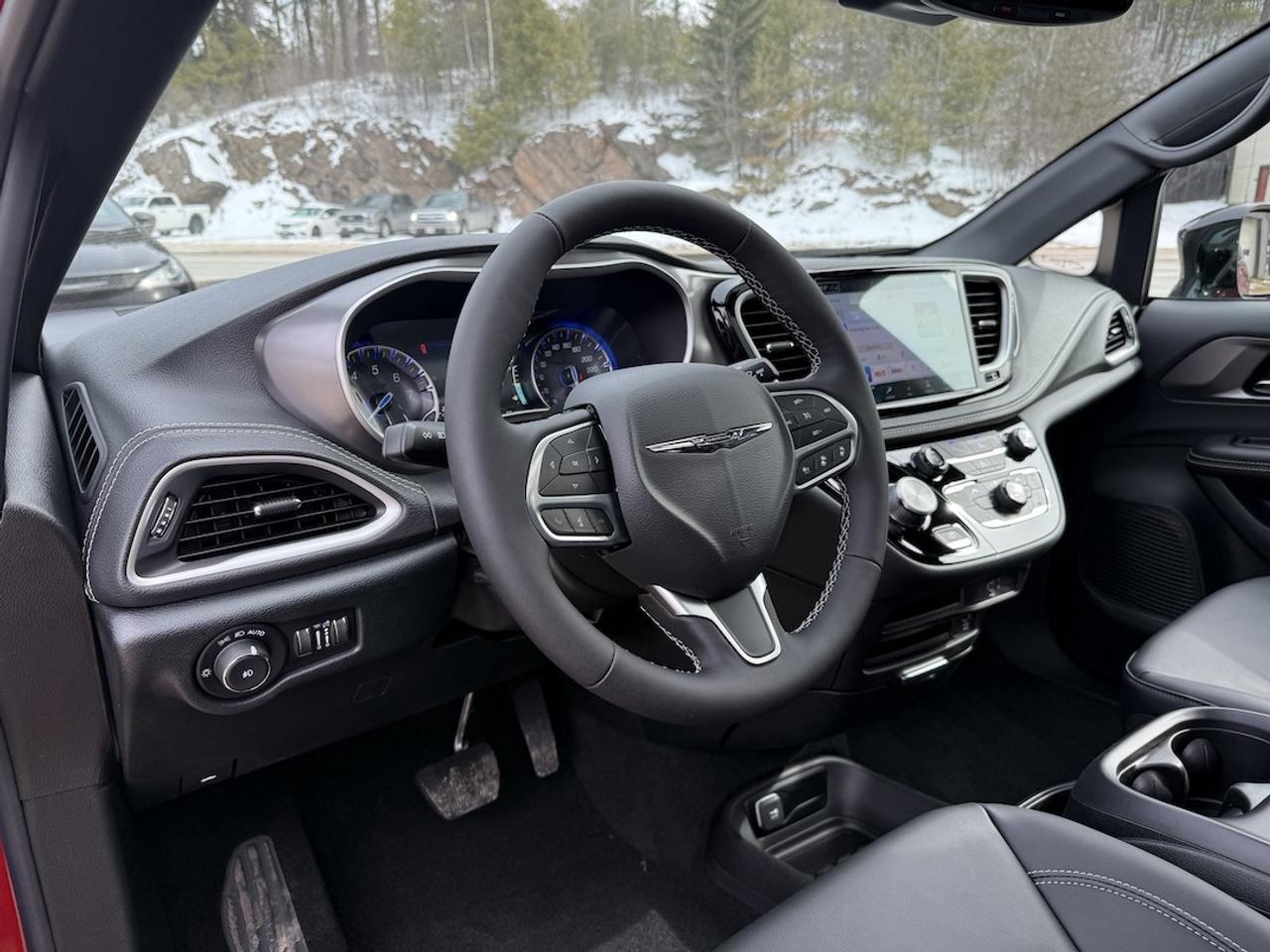 2026 Chrysler Pacifica Select AWD Photo