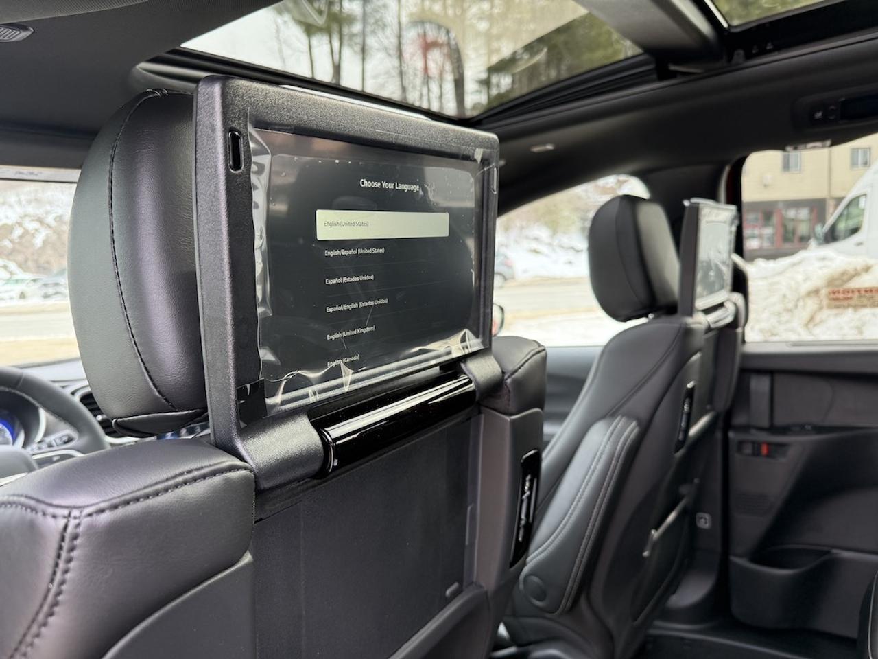 2026 Chrysler Pacifica Select AWD Photo