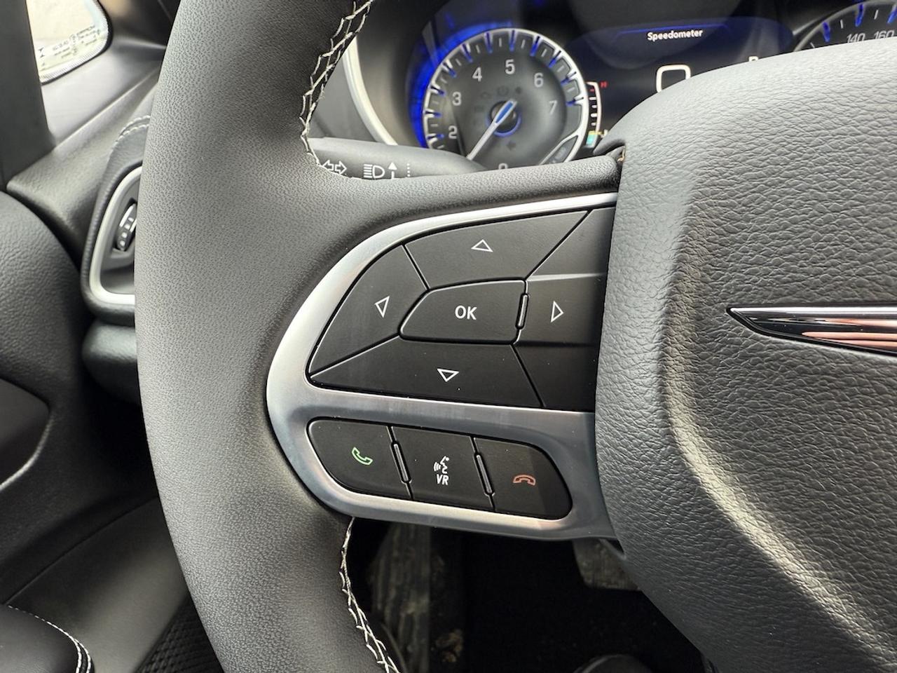 2026 Chrysler Pacifica Select AWD Photo