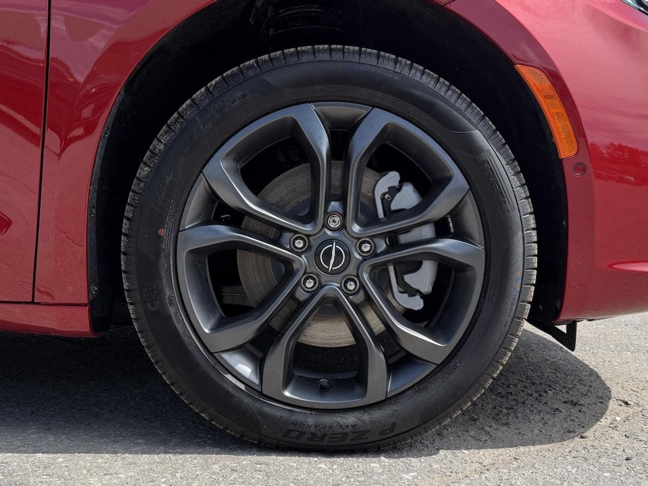 2026 Chrysler Pacifica Select AWD Photo