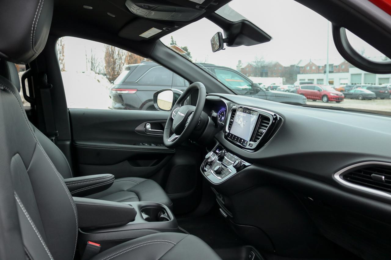 2026 Dodge Grand Caravan SXT 2WD Photo