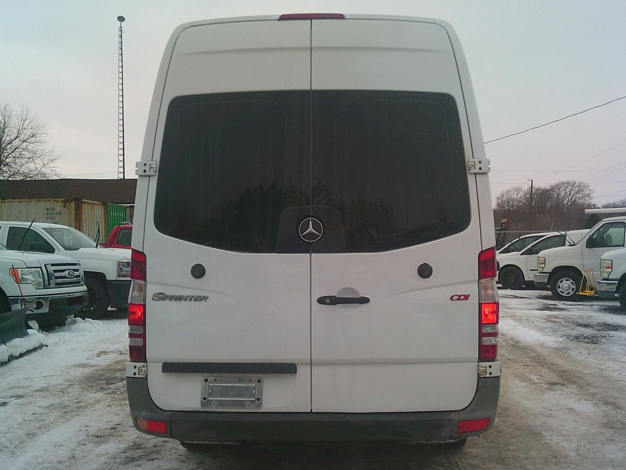 2010 Mercedes-Benz Sprinter 3500 170 WB Photo