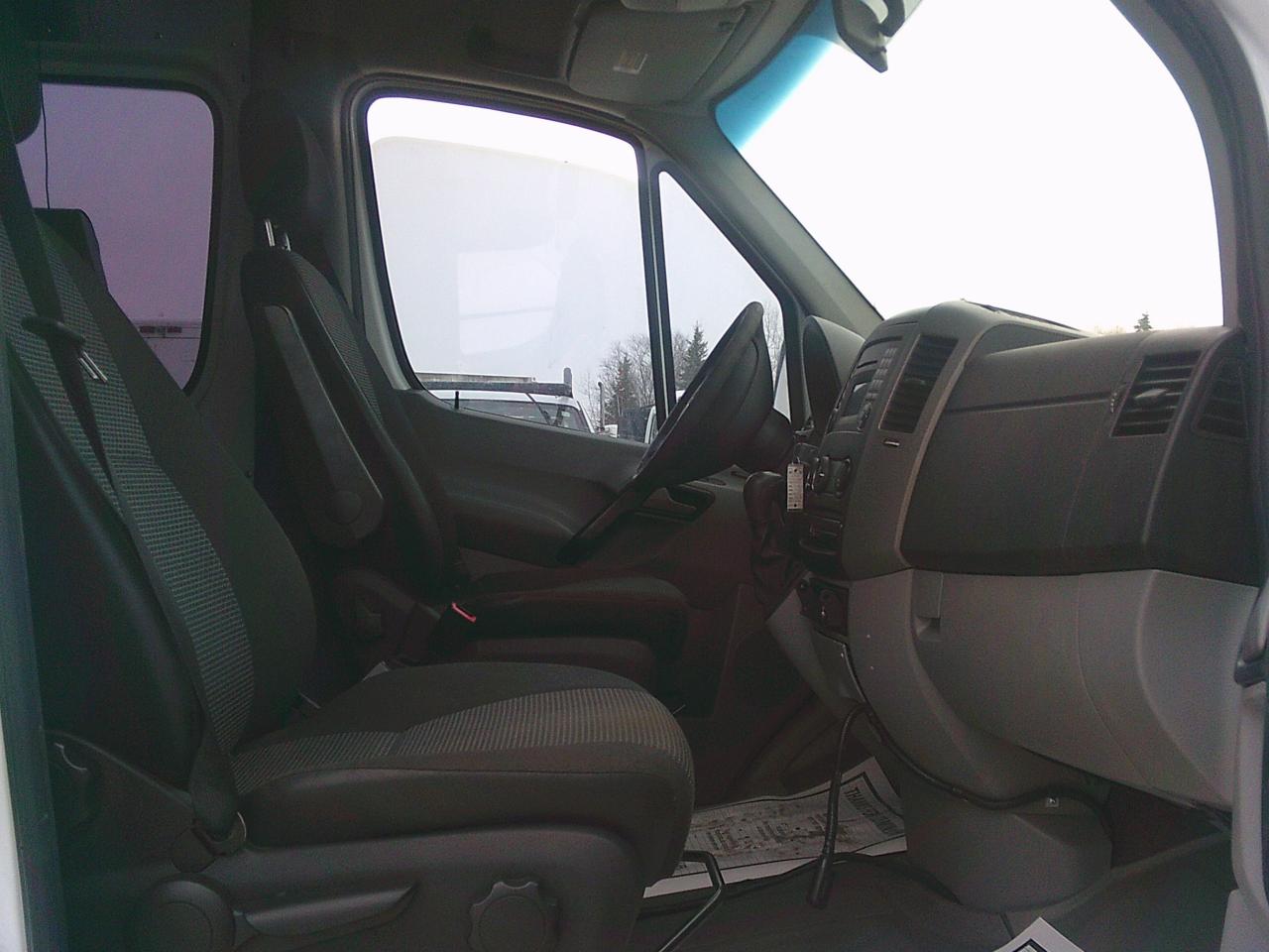 2010 Mercedes-Benz Sprinter 3500 170 WB Photo