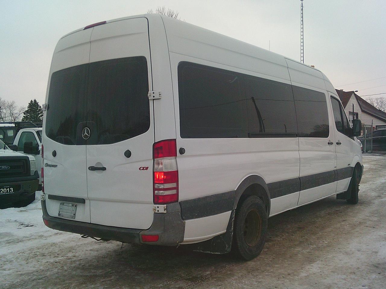 2010 Mercedes-Benz Sprinter 3500 170 WB Liftgate + 10 Passenger Photo