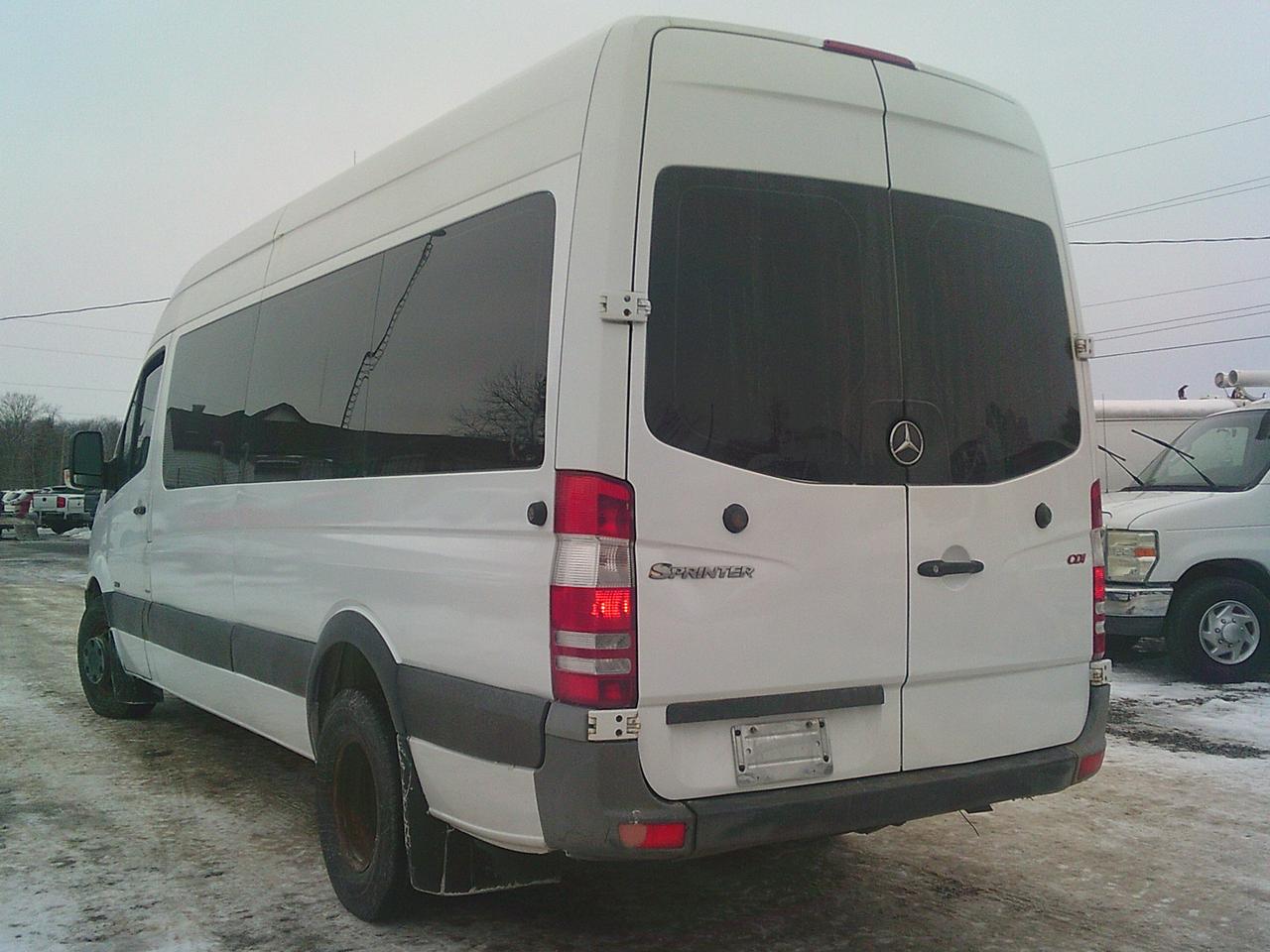 2010 Mercedes-Benz Sprinter 3500 170 WB Liftgate + 10 Passenger Photo