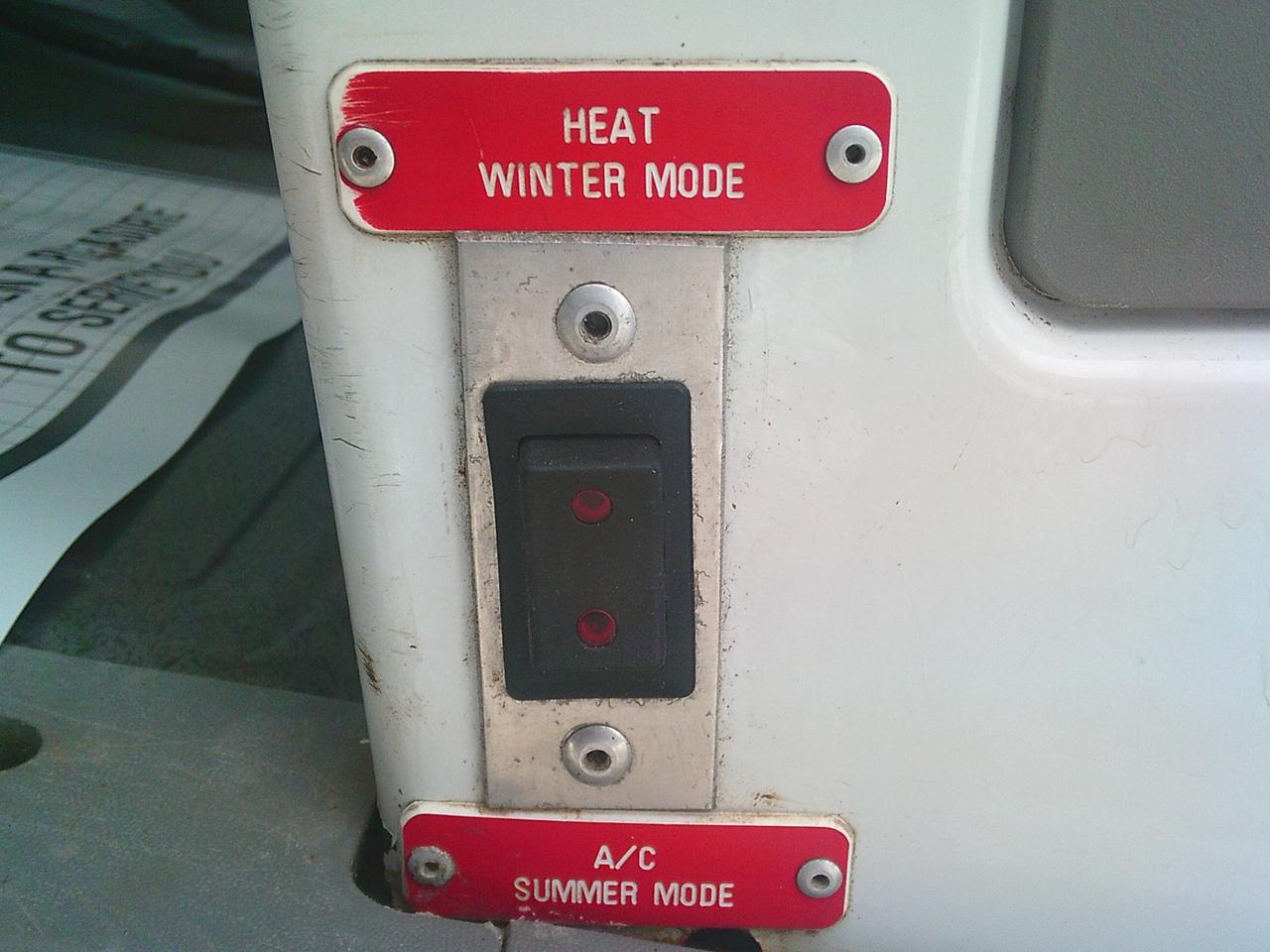 2010 Mercedes-Benz Sprinter 3500 170 WB Liftgate + 10 Passenger Photo