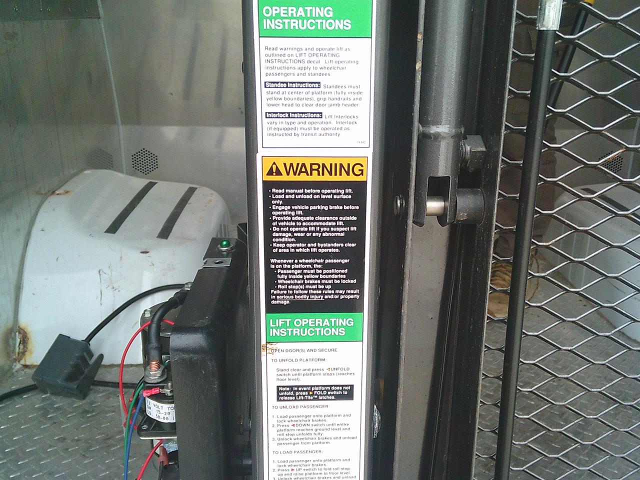 2010 Mercedes-Benz Sprinter 3500 170 WB Liftgate + 10 Passenger Photo