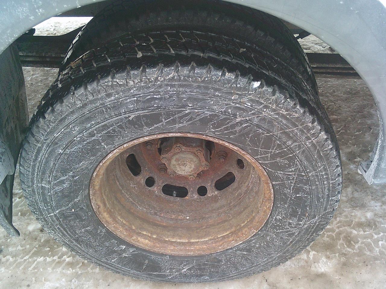 2010 Mercedes-Benz Sprinter 3500 170 WB Liftgate + 10 Passenger Photo