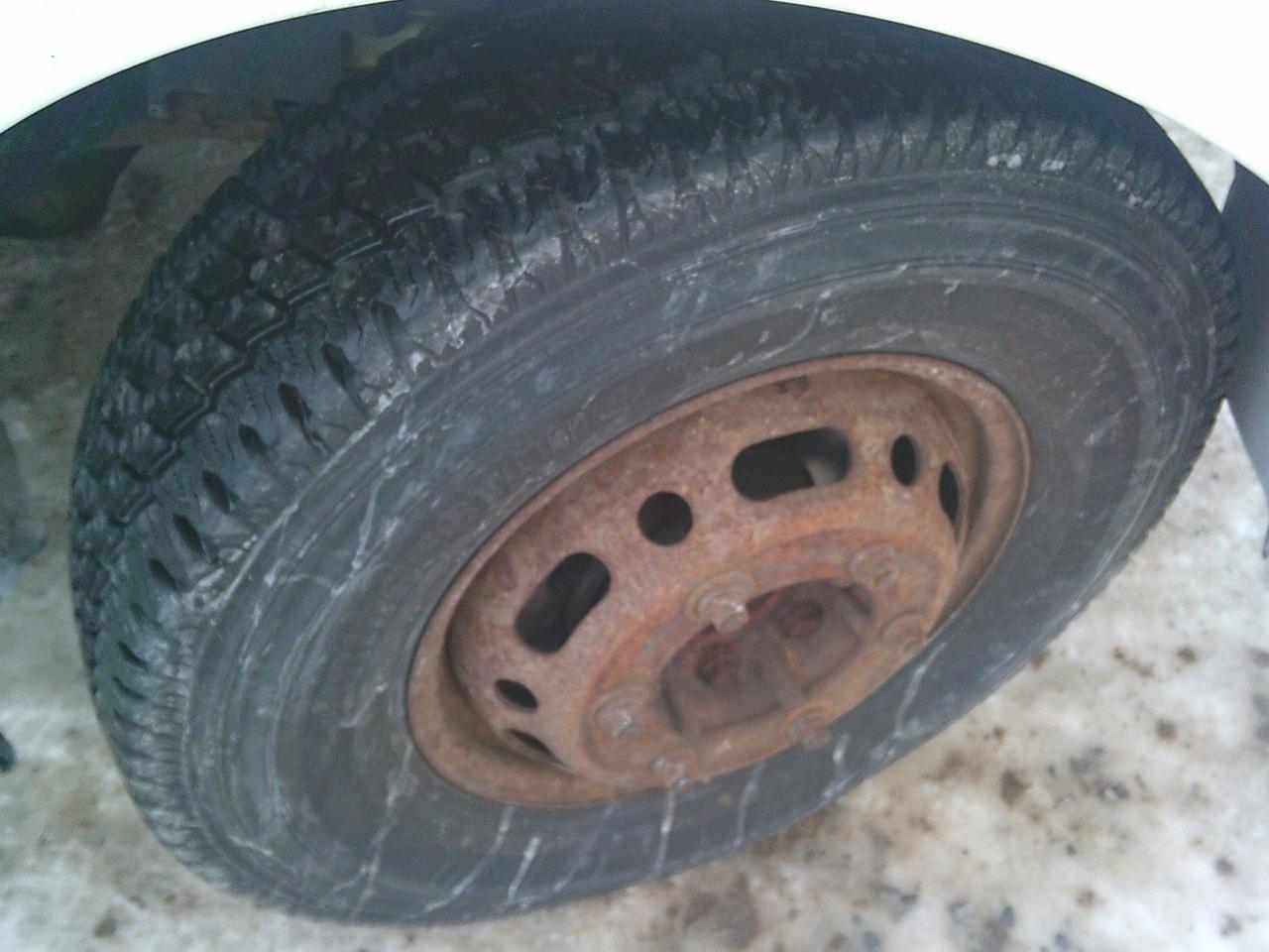 2010 Mercedes-Benz Sprinter 3500 170 WB Liftgate + 10 Passenger Photo