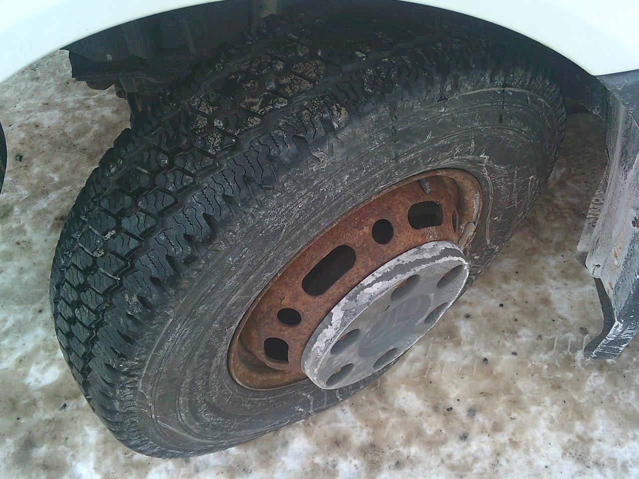 2010 Mercedes-Benz Sprinter 3500 170 WB Liftgate + 10 Passenger Photo