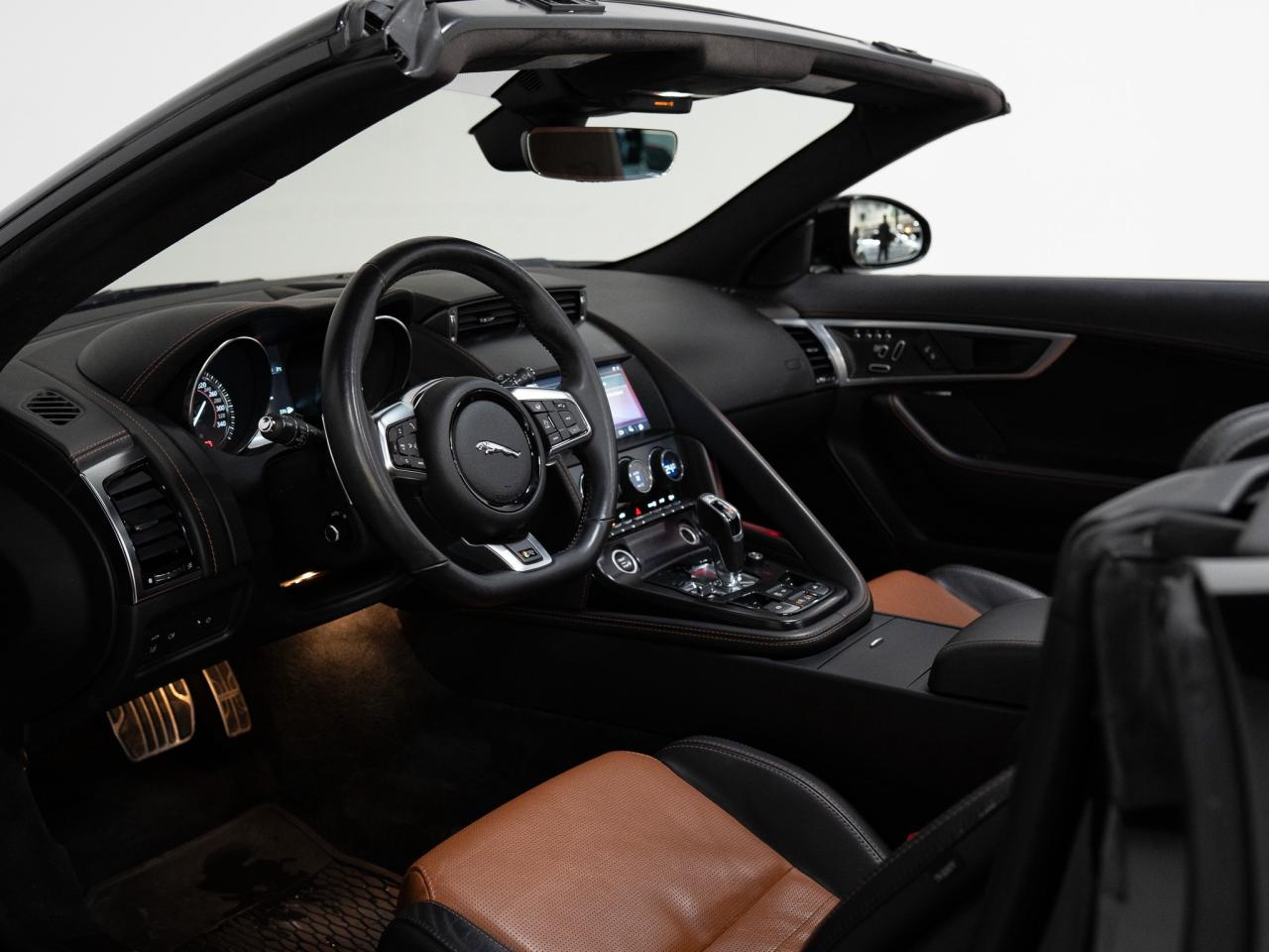 2019 Jaguar F-Type R | CONVERTIBLE | MERIDIAN | 20 IN Photo