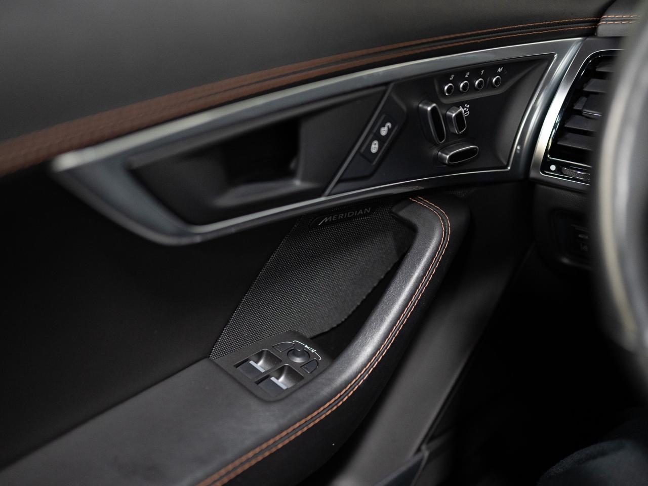 2019 Jaguar F-Type R | CONVERTIBLE | MERIDIAN | 20 IN Photo