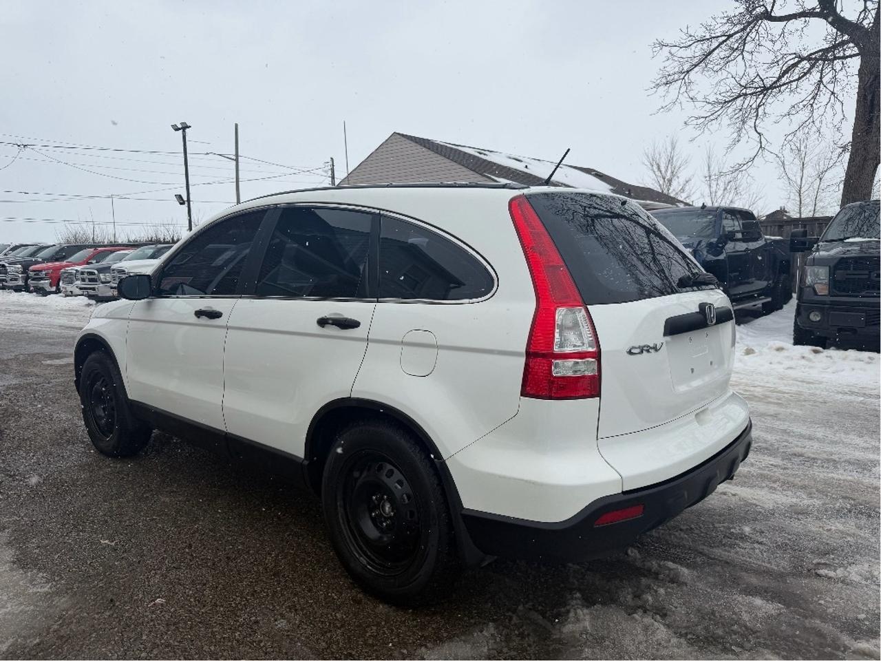 2008 Honda CR-V | Two Sets Of Tires Photo4