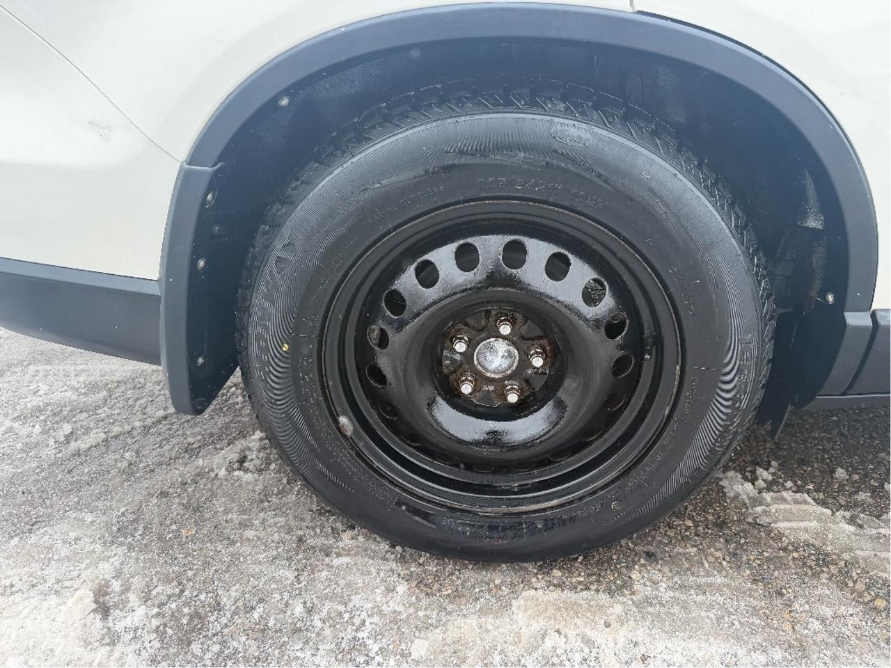 2008 Honda CR-V | Two Sets Of Tires Photo