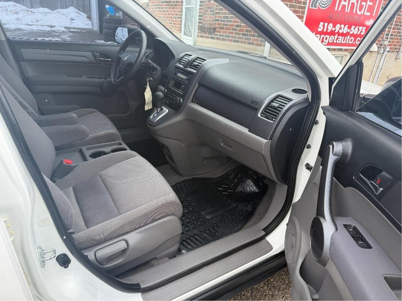 2008 Honda CR-V | Two Sets Of Tires Photo