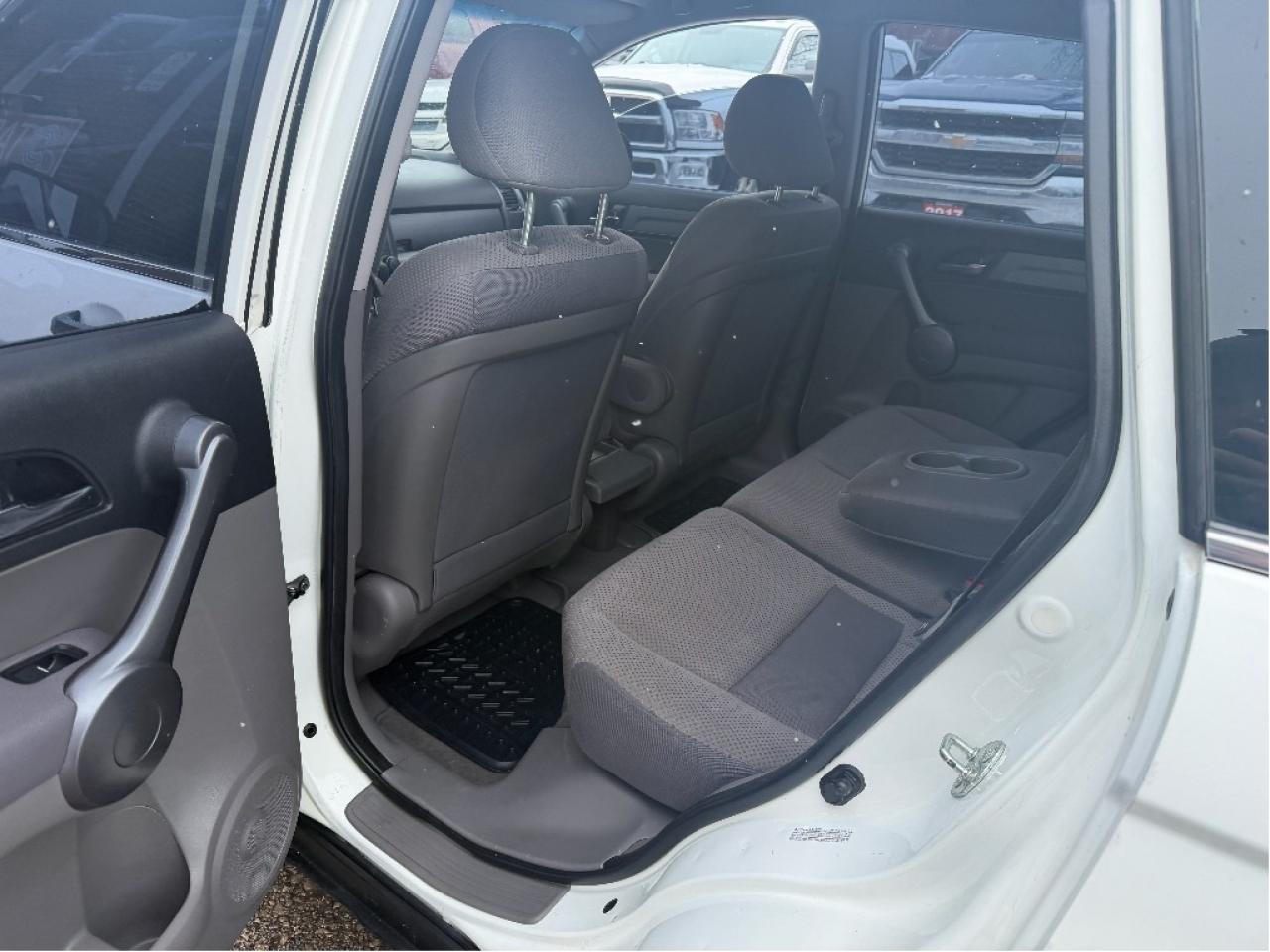 2008 Honda CR-V | Two Sets Of Tires Photo