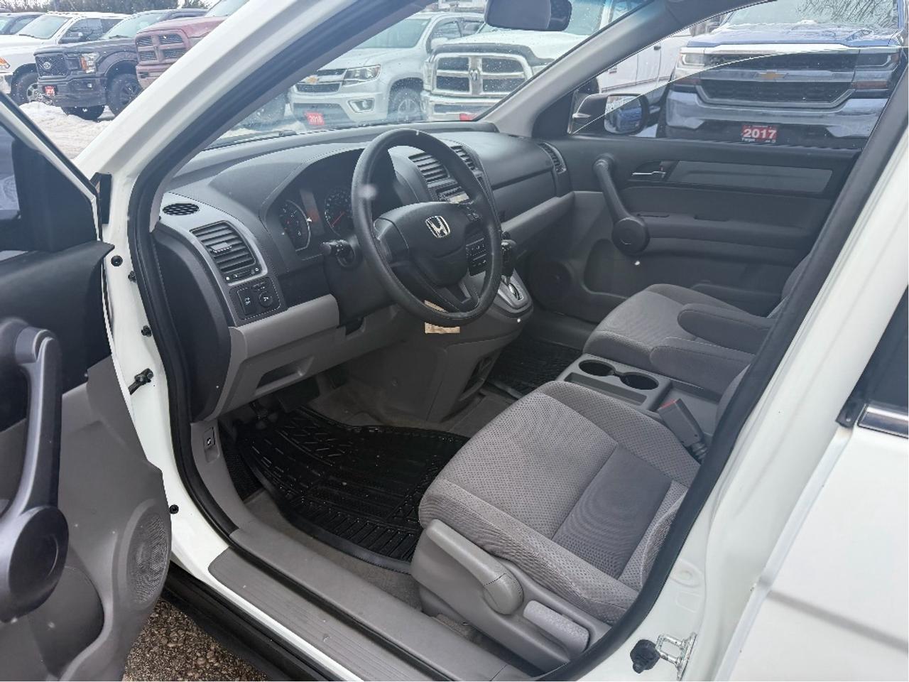 2008 Honda CR-V | Two Sets Of Tires Photo