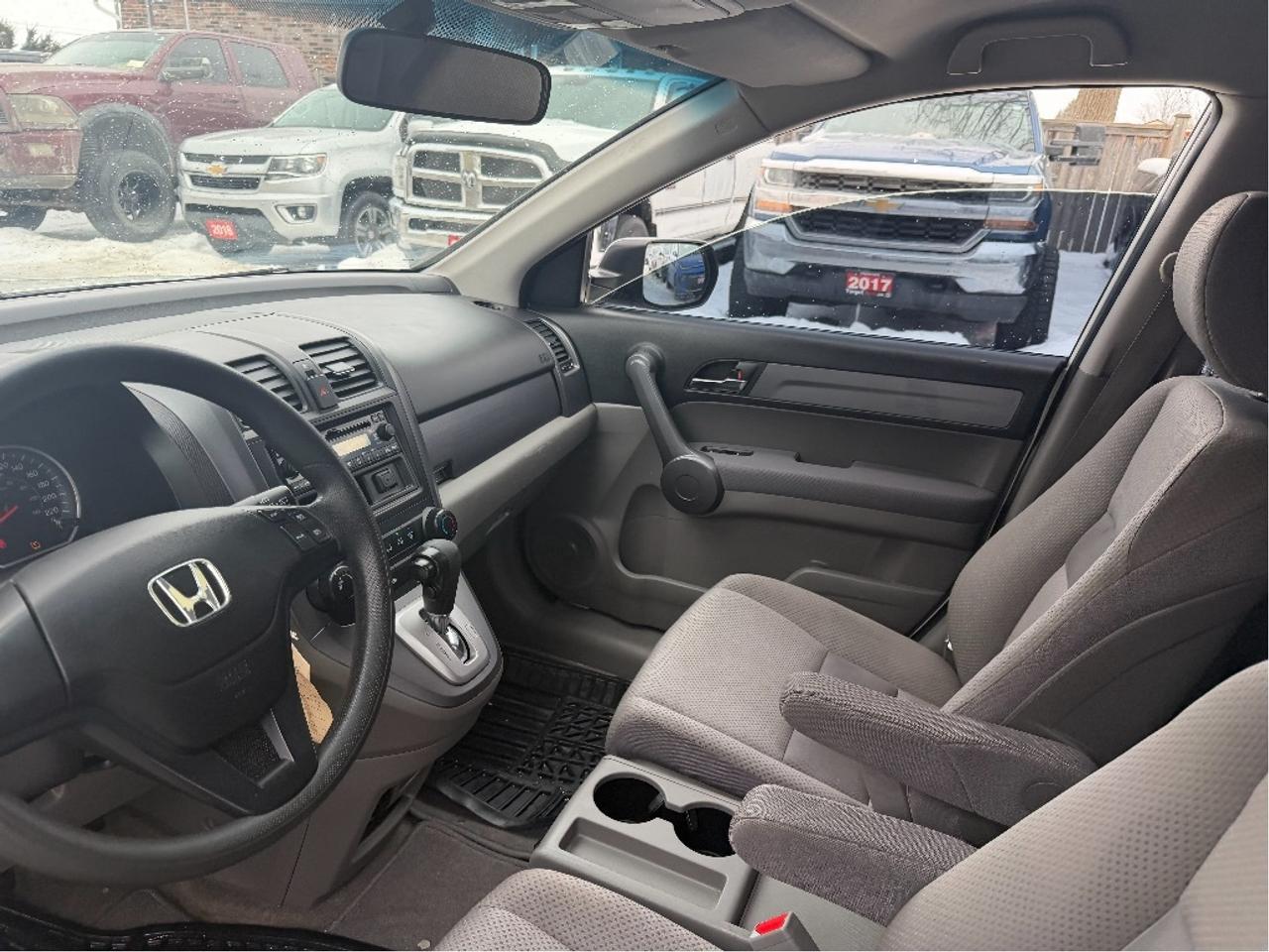 2008 Honda CR-V | Two Sets Of Tires Photo