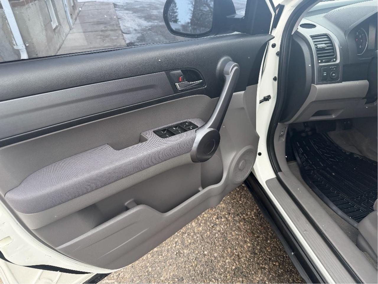 2008 Honda CR-V | Two Sets Of Tires Photo