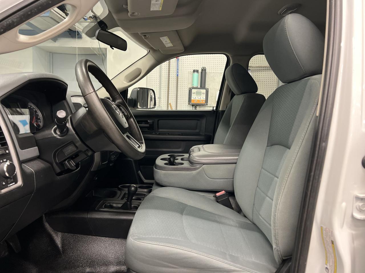 2014 RAM 3500 DUALLY 4X4 | CREW | RARE 6.4L HEMI V8 | 8FT BOX Photo