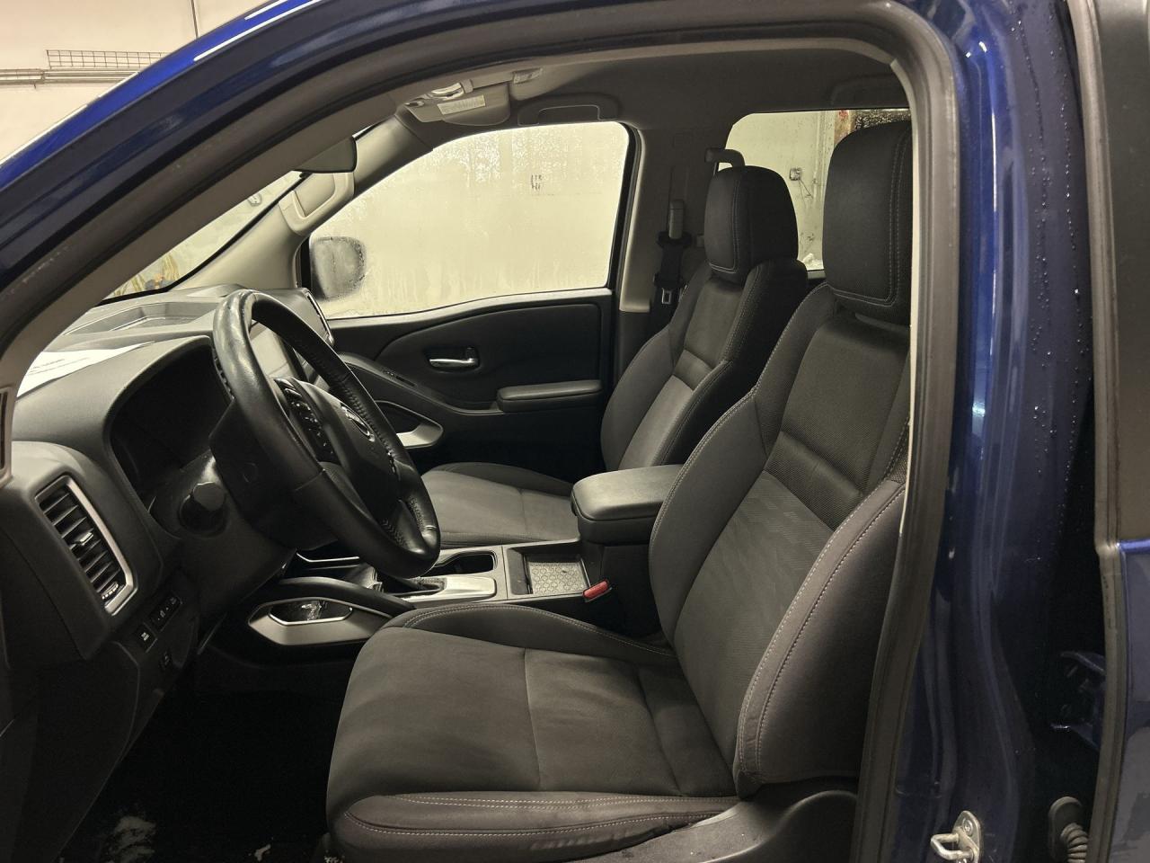 2022 Nissan Frontier SV 4X4 | CREW | HTD SEATS | CARPLAY | REMOTE START Photo