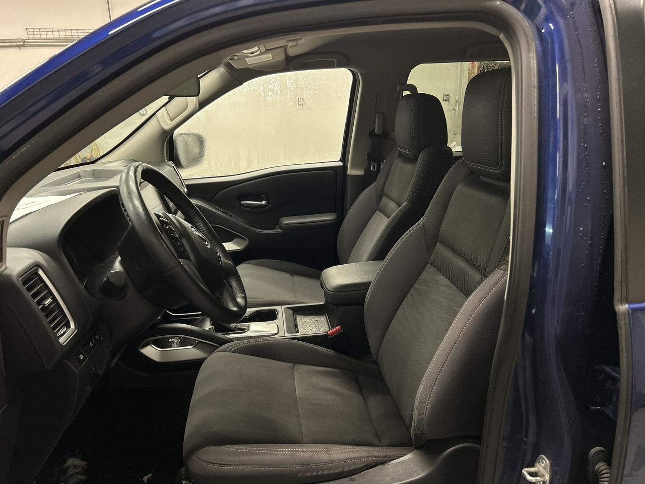 2022 Nissan Frontier SV 4X4 | CREW | HTD SEATS | CARPLAY | REMOTE START Photo