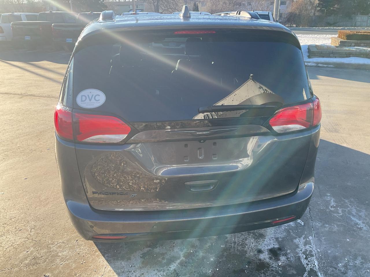 2019 Chrysler Pacifica "S" STYLE PKG / ADV SAFETY / NAV / DVD / SUNROOF Photo