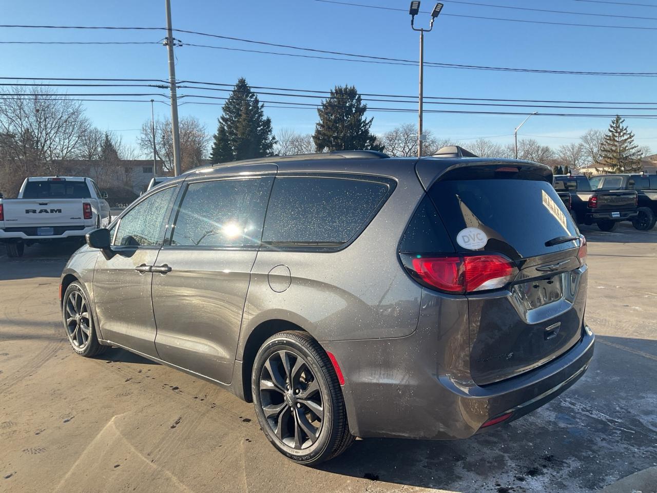 2019 Chrysler Pacifica "S" STYLE PKG / ADV SAFETY / NAV / DVD / SUNROOF Photo