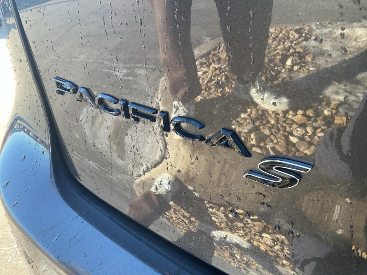 2019 Chrysler Pacifica "S" STYLE PKG / ADV SAFETY / NAV / DVD / SUNROOF Photo