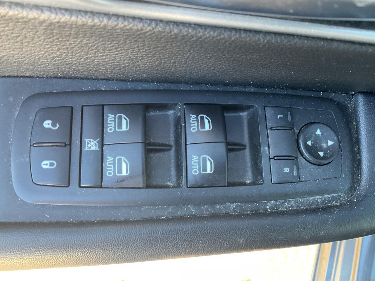 2019 Chrysler Pacifica "S" STYLE PKG / ADV SAFETY / NAV / DVD / SUNROOF Photo