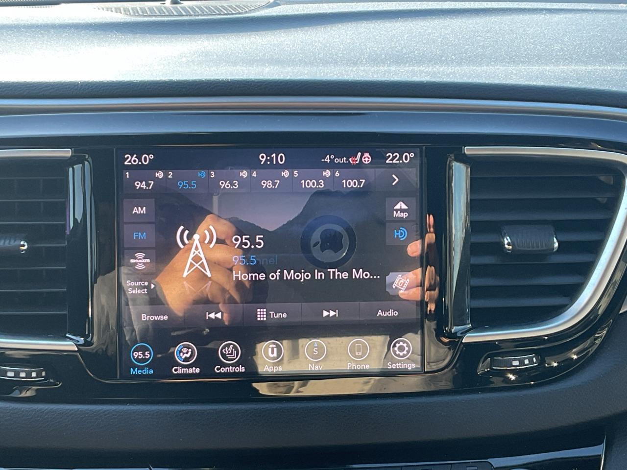 2019 Chrysler Pacifica "S" STYLE PKG / ADV SAFETY / NAV / DVD / SUNROOF Photo