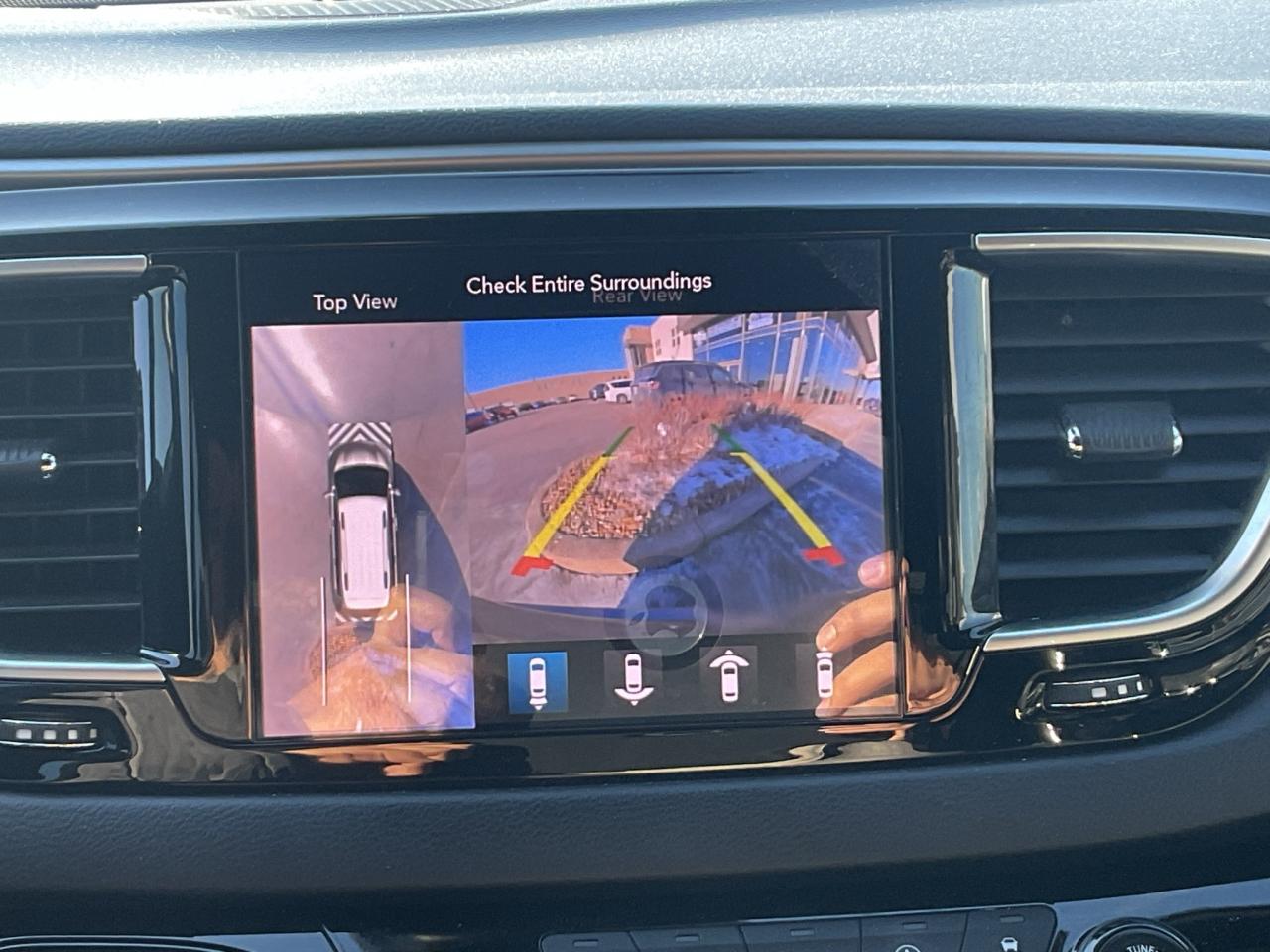 2019 Chrysler Pacifica "S" STYLE PKG / ADV SAFETY / NAV / DVD / SUNROOF Photo