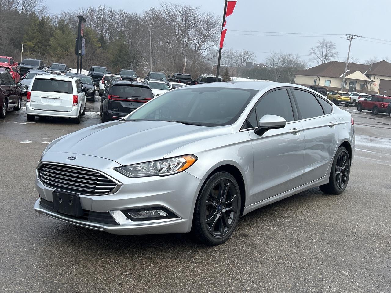 2018 Ford Fusion SE, CLEAN CARFAX, BACK UP CAMERA, ONLY 55 000 KMS! - Photo #4