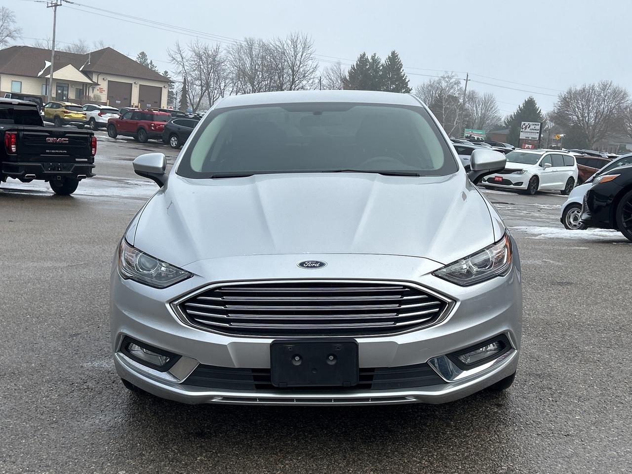 2018 Ford Fusion SE, CLEAN CARFAX, BACK UP CAMERA, ONLY 55 000 KMS! - Photo #3